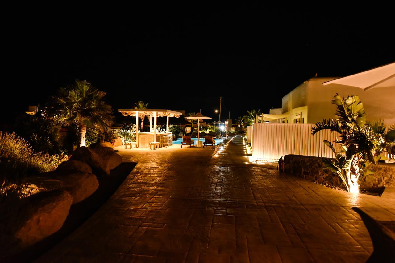 Queen Boutique Suites Mykonos Town Exterior photo